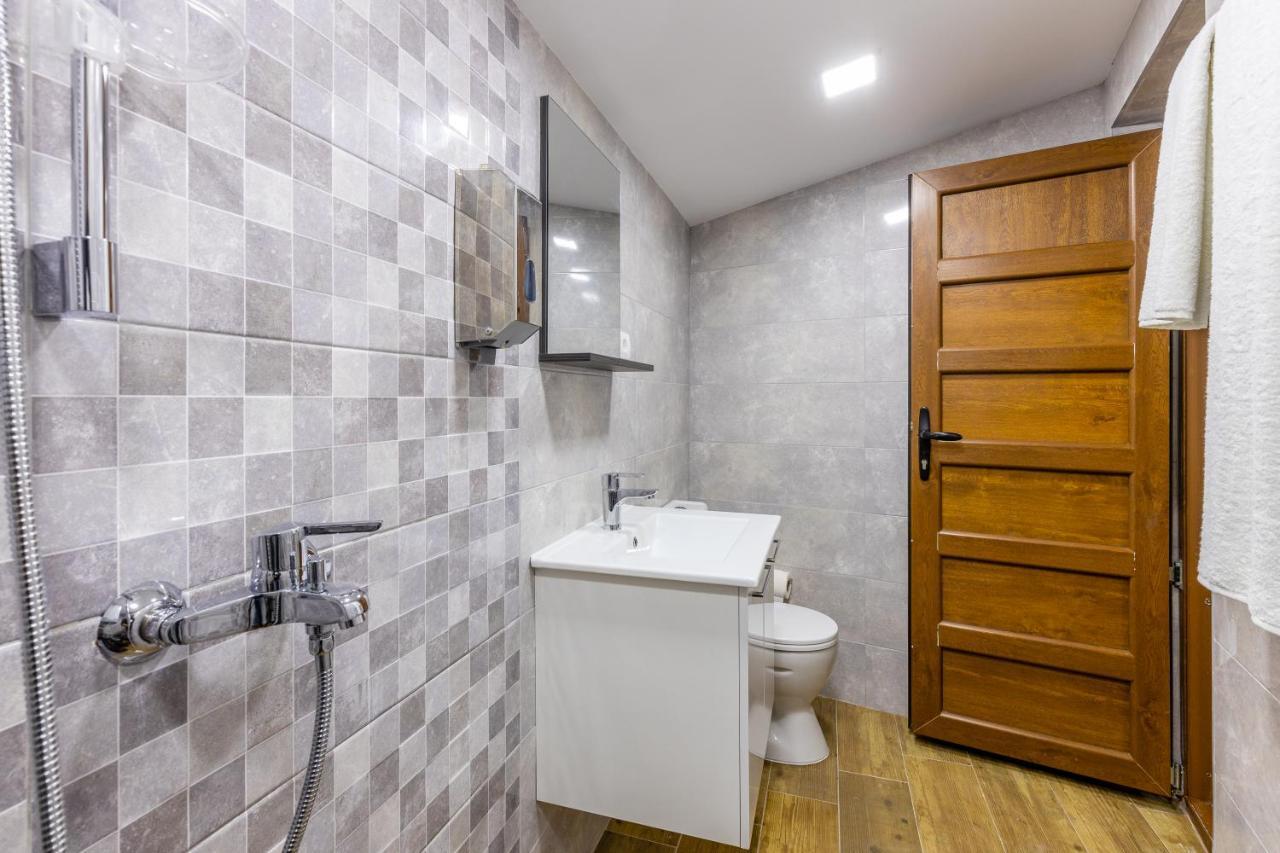 Luxury House Lotos Appartement Golubovci Buitenkant foto